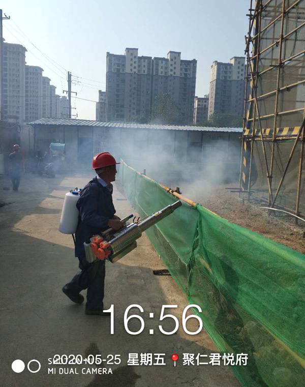 生活區(qū)、辦公區(qū)彌霧機(jī)噴灑防蚊藥水_副本.jpg