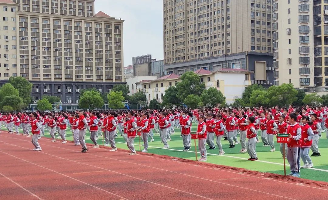 799ed48434ded3c4390bfc94502aee63.jpg 799ed48434ded3c4390bfc94502aee63.jpg